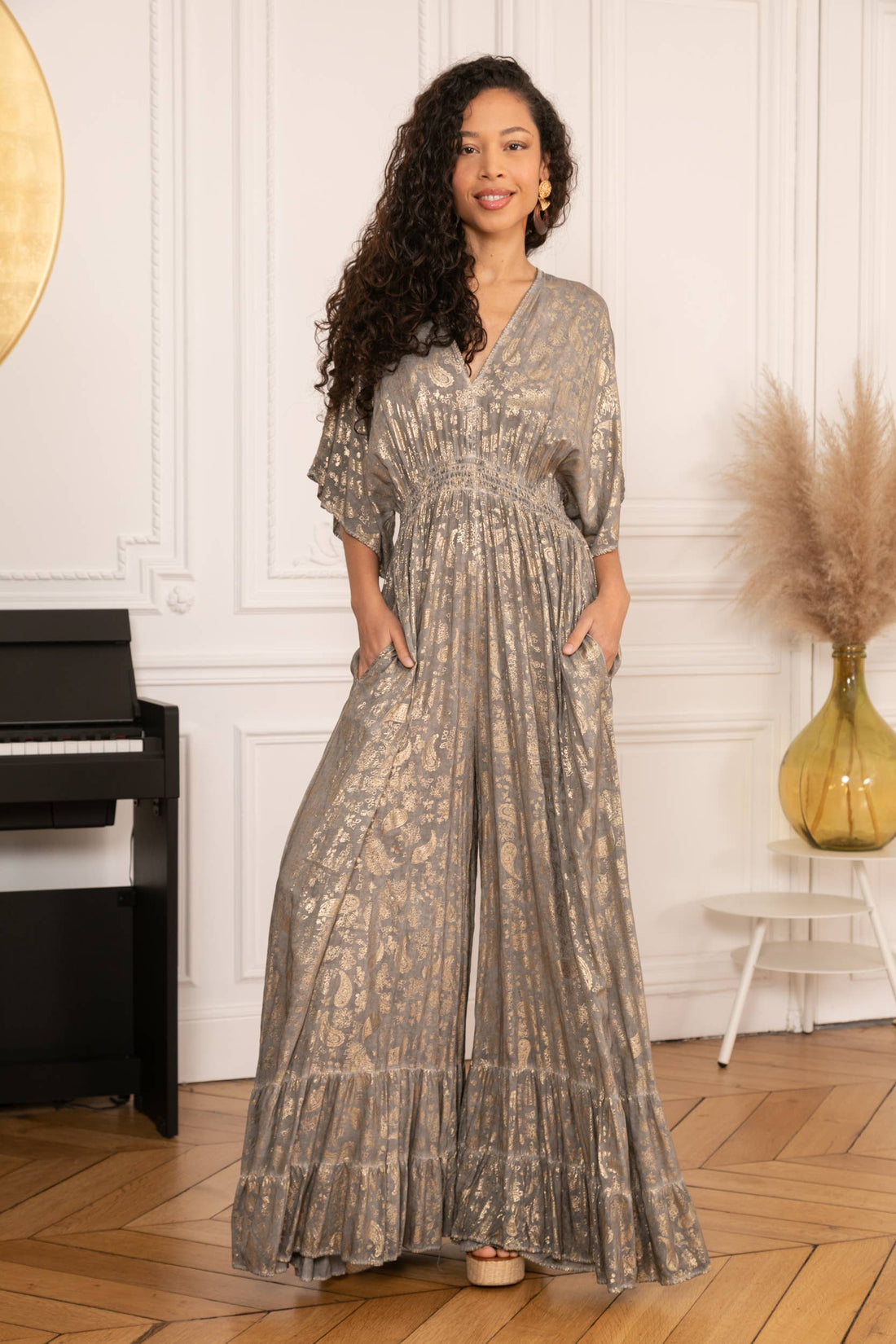 Grey/Gold Jumpsuit dress with flared pants, loose fit with print